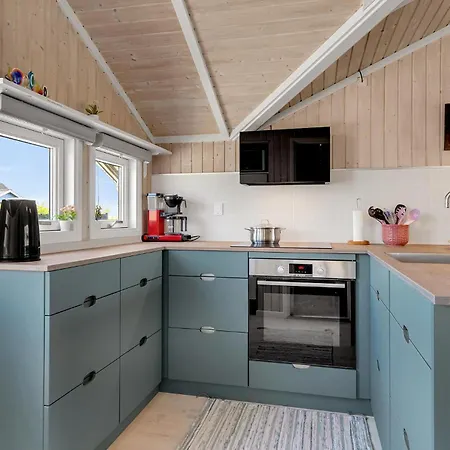 2 Bedroom Amazing In Holiday home *